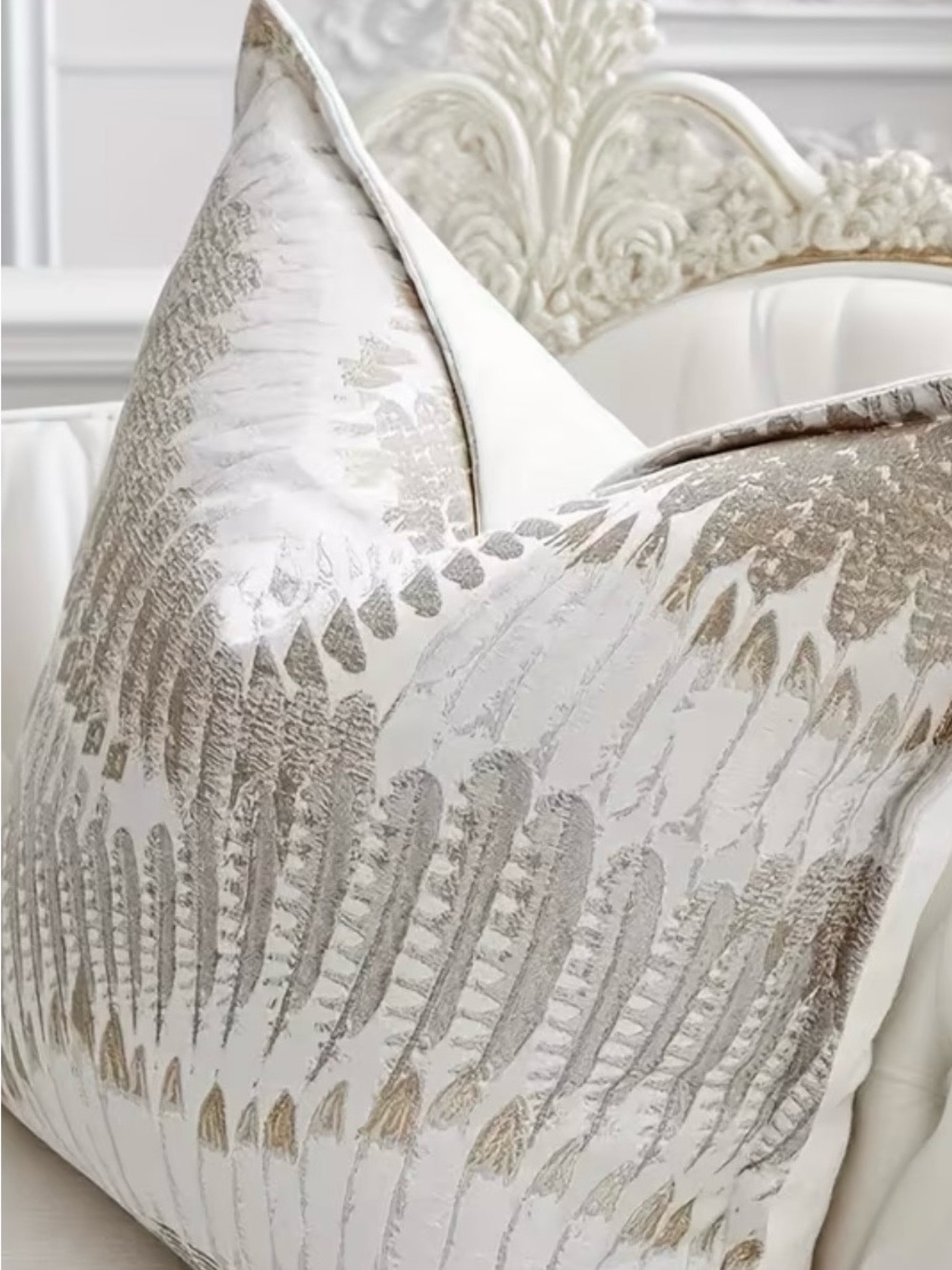 Luxury Metallic Feather-Print Decorative Pillow Cover - White & Gold-NWOT